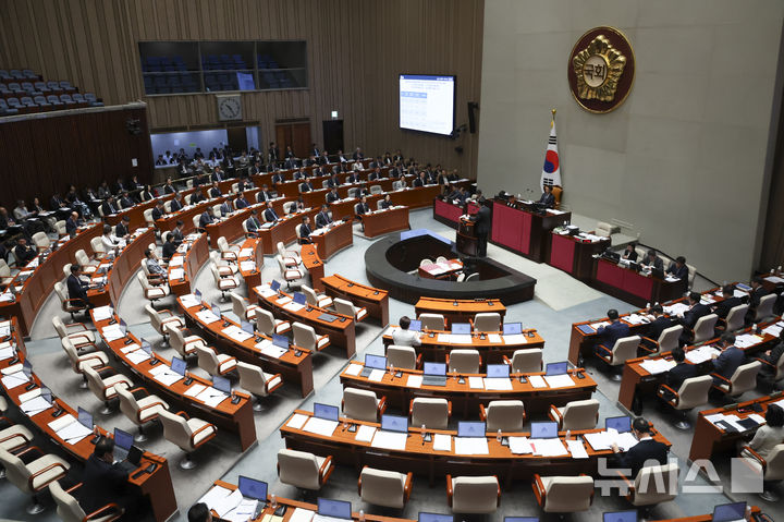 국회 예결위서 부동산 공방…與 "오세훈 주거난 원인" 野 "李정부 공급정책 안 내"