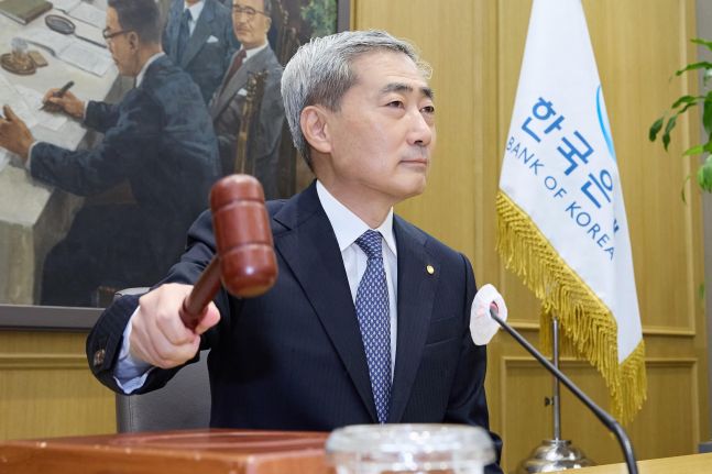 가계빚·근원물가에 '연속 긴축'…한은, 기준금리 3.00%로 인상
