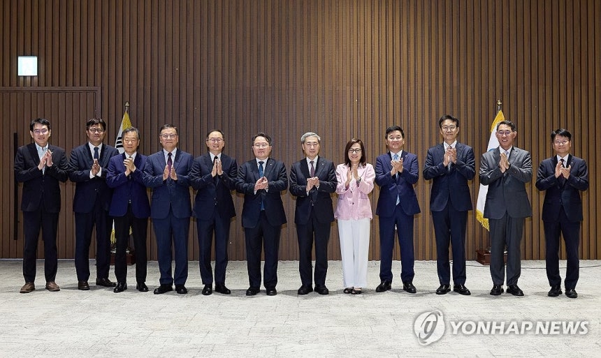 한은 부총재 "금리 인상 부작용도…균형있게 판단"(종합2보)