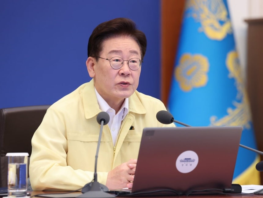부동산 논란에 李 지지율 서울에서 10%P 급락