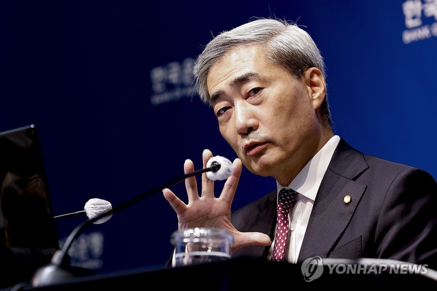 기준금리 전망 '혼조'…"7·8월 연속 인상" vs "숨 고르기"