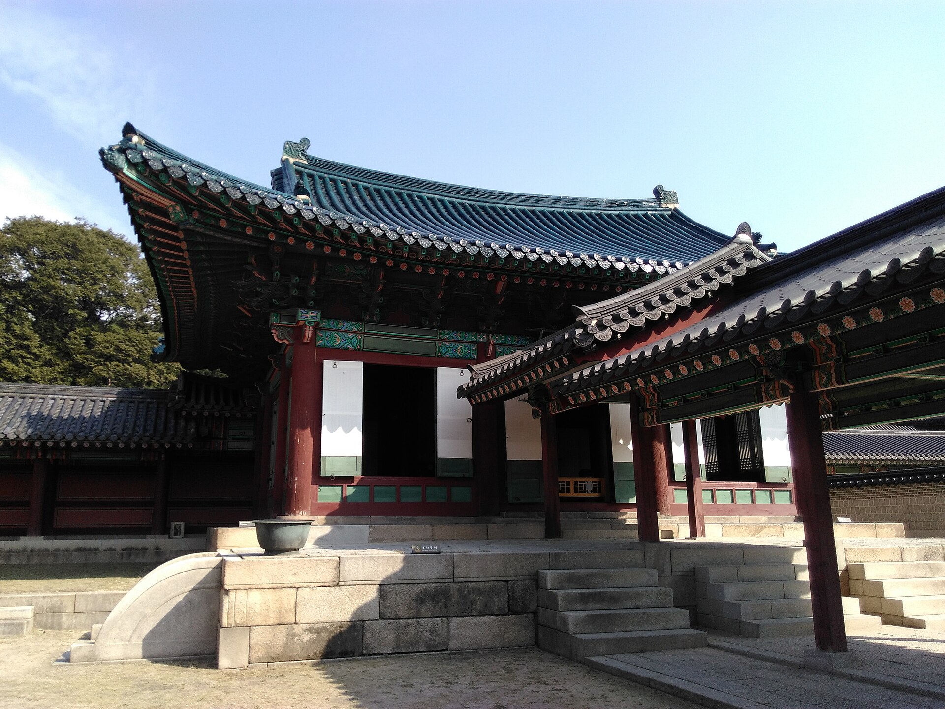 희우루 첫 개방 행사를 설명하는 창덕궁 선정전 일원 참고 이미지