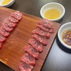 육사시미 한 접시