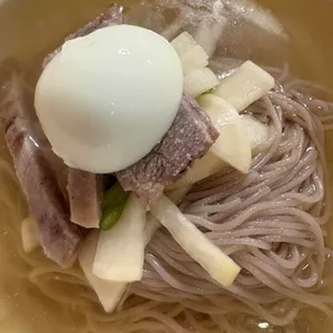 남포면옥 평양냉면 면과 고명