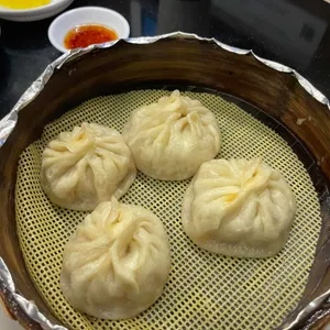 신발원 고기만두 접시