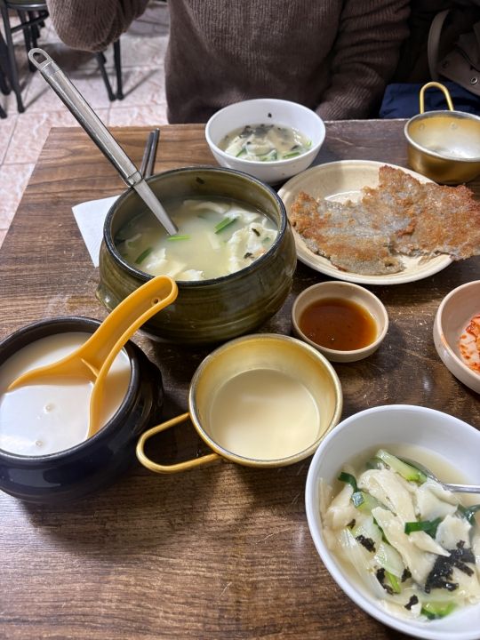 항아리 수제비와 감자전