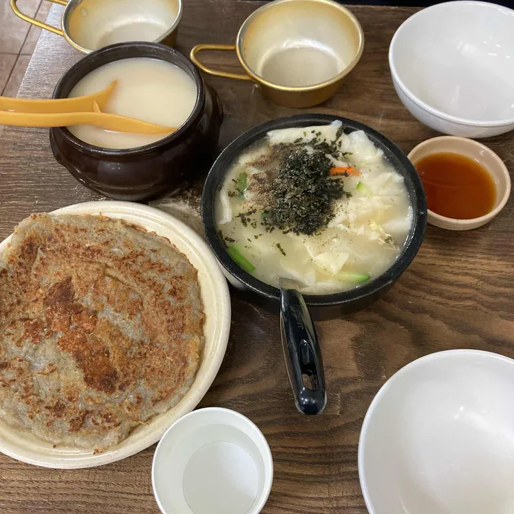 수제비와 감자전 상차림