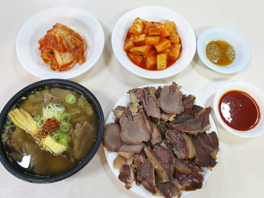 노안집 곰탕과 수육 한상