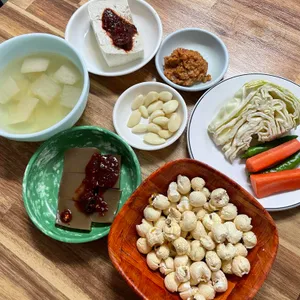 왕거미식당 기본찬과 곁들임