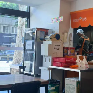 미성당납작만두 실내 좌석