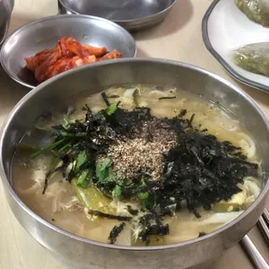 맑은 국물 칼국수